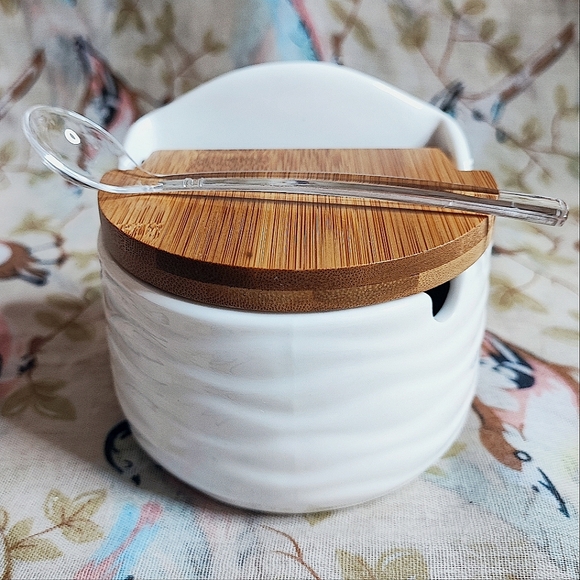 Salt Box Cellar White and Wood Textured Ceramic Pottery NEW NWOT - Picture 1 of 8